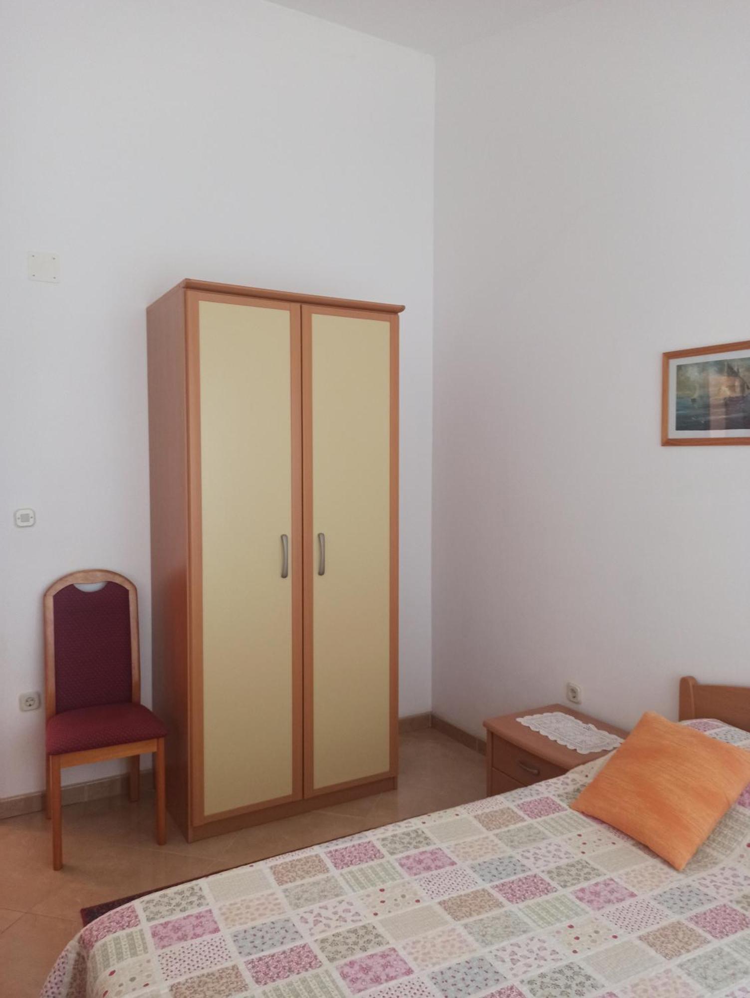 Apartments by the sea Podgora, Makarska - 2593 Rum bild